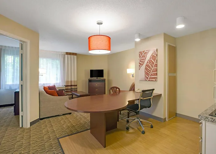 Mainstay Suites Detroit Auburn Hills